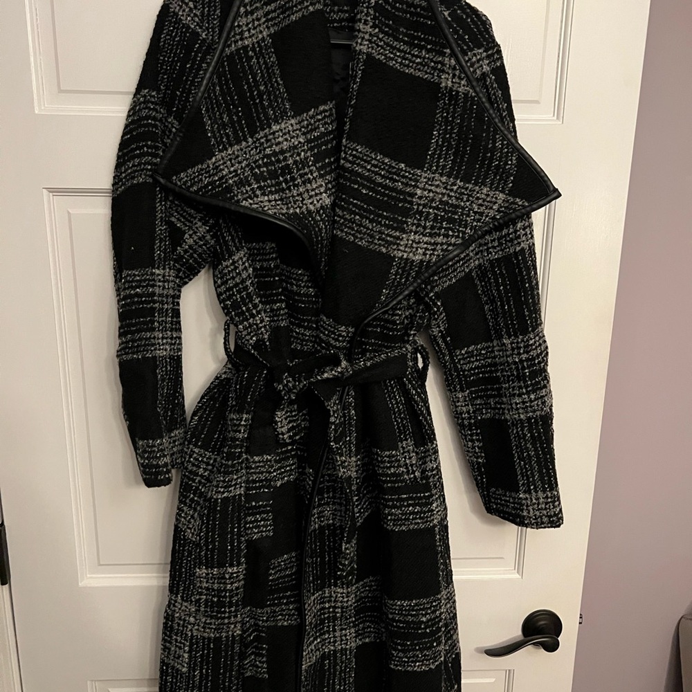 NWT Torrid Size 1 Black and Gray Plaid Coat